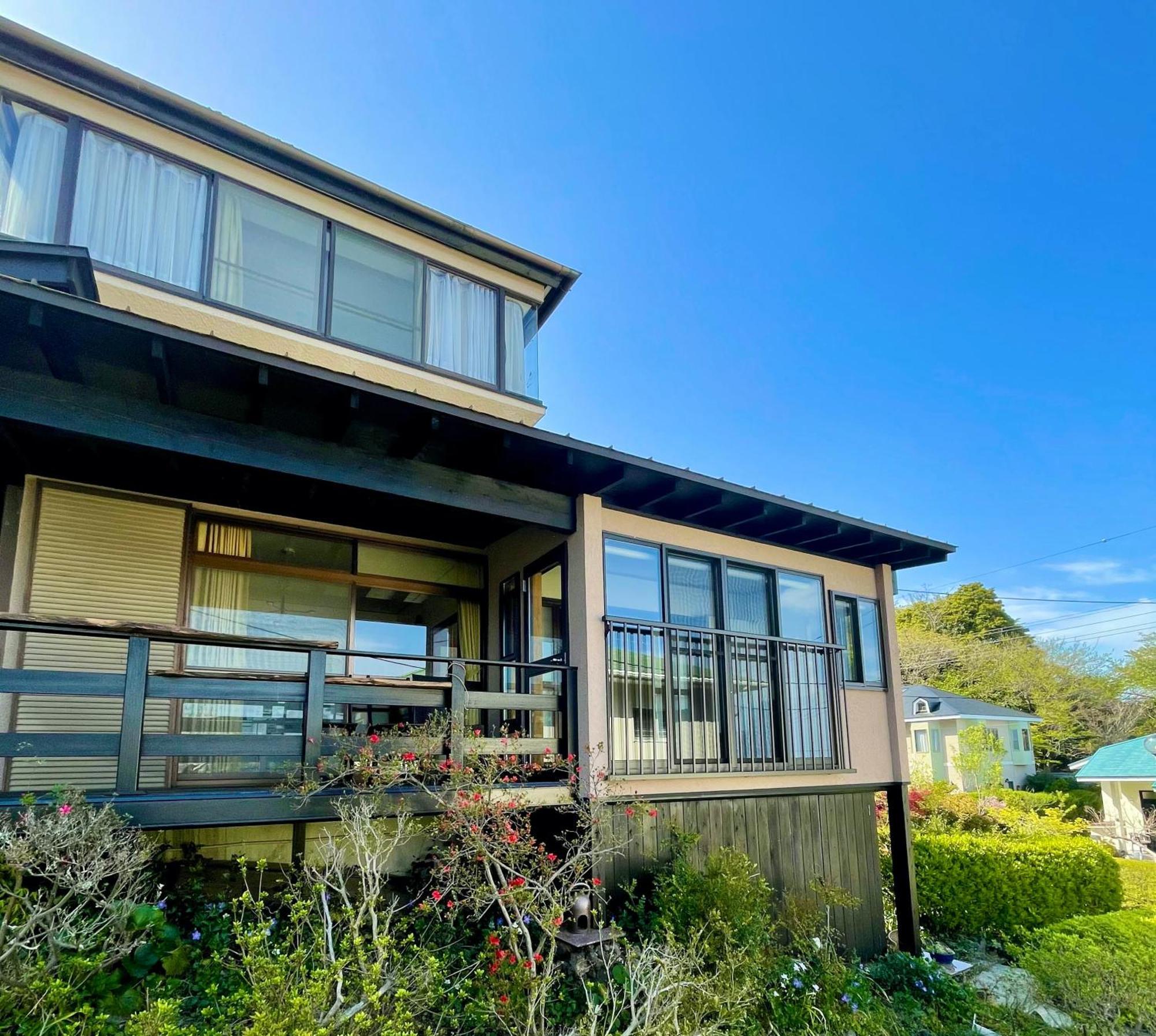 伊豆高原 温泉付別荘 Isana Mountain Ferienhaus